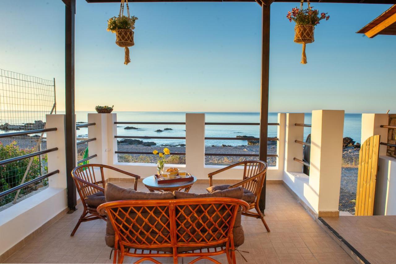 Tsampika'S Beachfront House In Stegna 阿彻奇洛斯 外观 照片